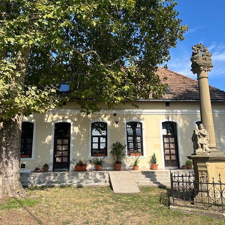 Hotel Bor Es Kenyer Hegymagas Exterior foto